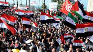 العالم العربي بين فشل الدولة وأزمة الديمقراطية