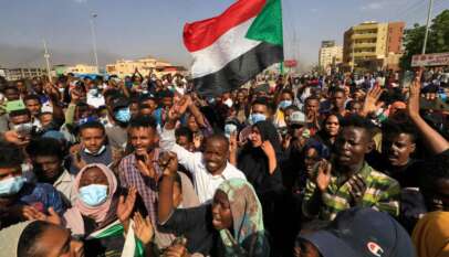 في إطار سعيها لحل الأزمة الداخلية: هل تسعى السودان لإعادة التموضع إقليميًا؟