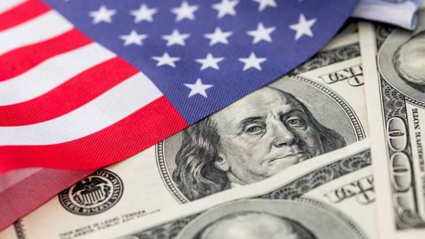 رمز الهيمنة الأمريكية.. من يزيح الدولار عن عرش العملات العالمية؟
